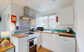 31 Tudor Court, Tolroy Manor
